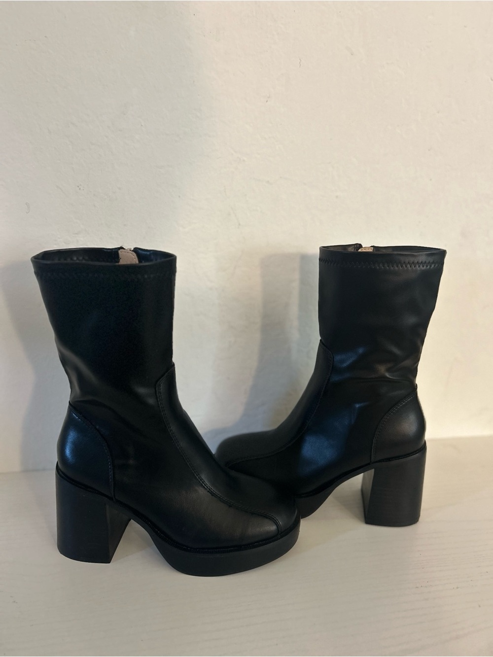 Black Mid-Calf Chunky Heel Platform Boots